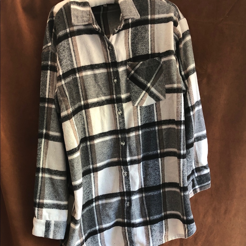 Eden & Olivia Black, White and Gray Plaid Flannel Button-Down